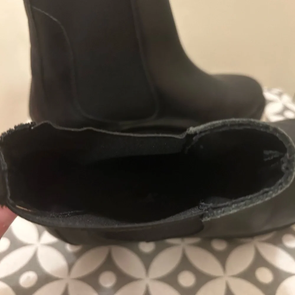 👍🏻 EUC. Women's Black  Ankle Boots - Picture 10 of 12